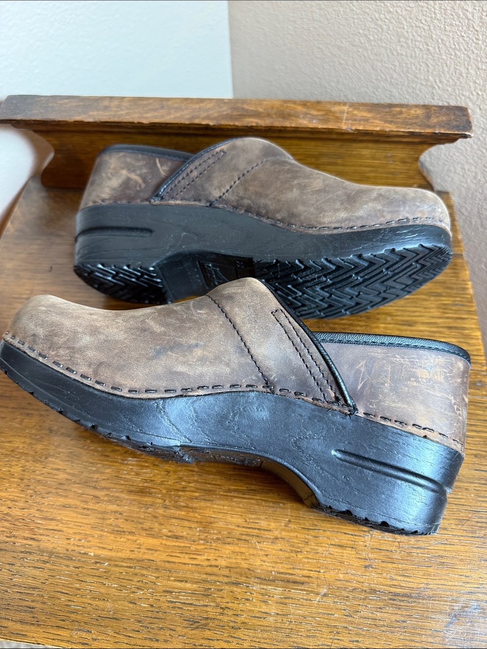 Dansko Brown Brushed Leather Women’s Slip-On Clogs - Picture 4 of 7